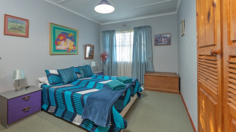 4 Bedroom Property for Sale in Struisbaai Western Cape